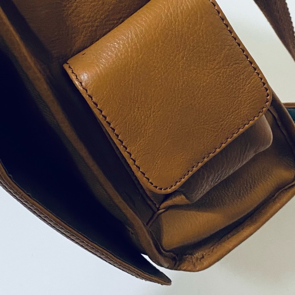 Bellino Cancun Leather Laptop Messenger Bag - Picture 9 of 13